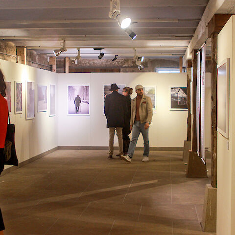 Die Ausstellung mit Besucher:innen